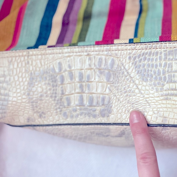 Kim Rogers rainbow hand purse 🌈 - Picture 3 of 6